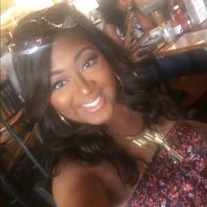 Meet your Posher, Dara